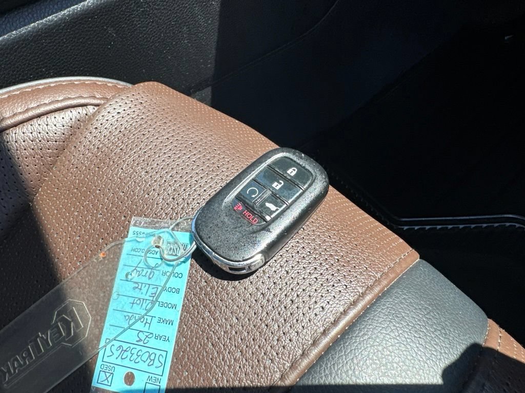Used 2025 Honda Pilot Elite image 45