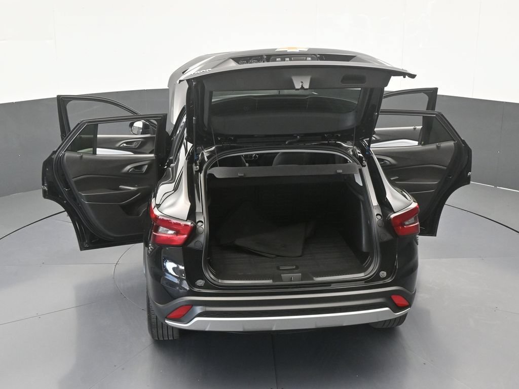 Used 2026 Chevrolet Trax LT FWD image 63