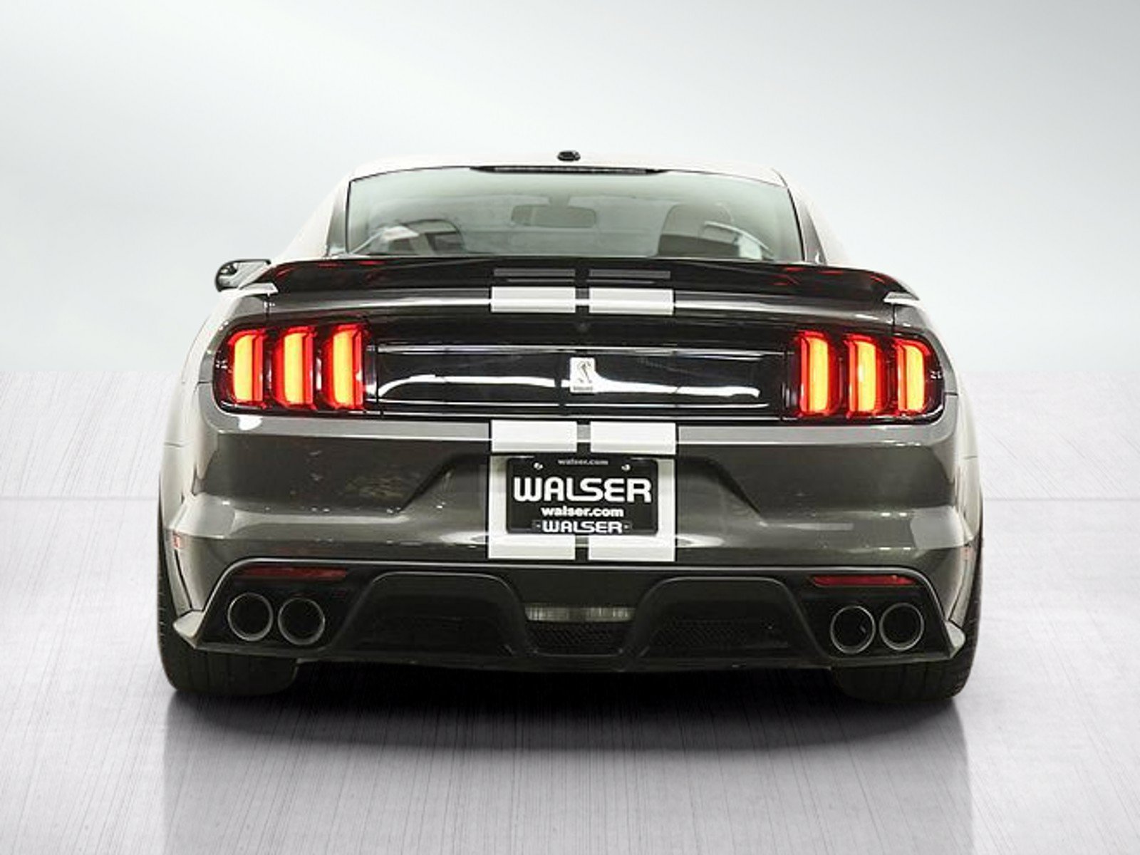 Used 2016 Ford Mustang Shelby GT350 w/ Technology Package RWD image 4