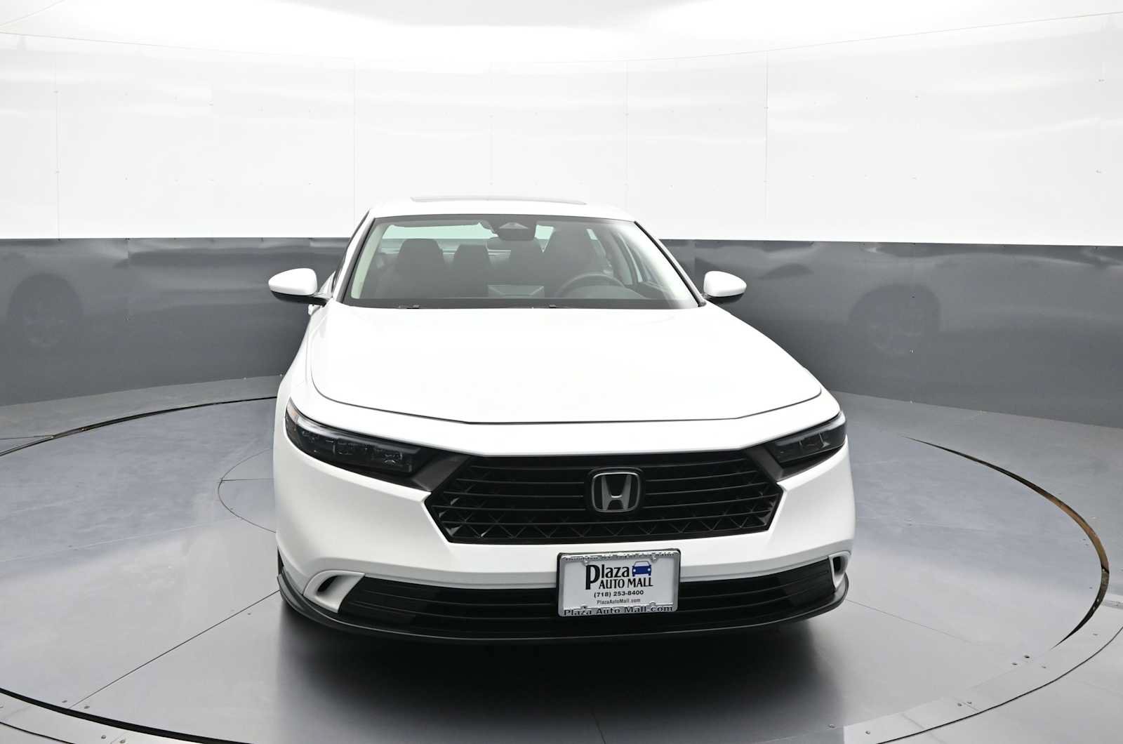 Used 2024 Honda Accord EX image 2