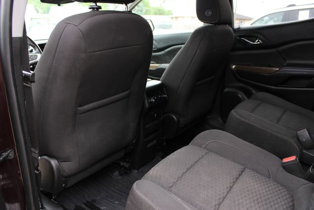 Used 2017 GMC Acadia SLE w/ Driver Alert Package I FWD image 23