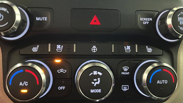 Used 2019 RAM 1500 Laramie w/ Sport Appearance Package AWD/4WD image 28