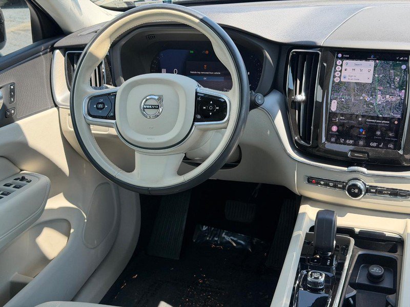Used 2023 Volvo XC60 B5 Core AWD/4WD image 13