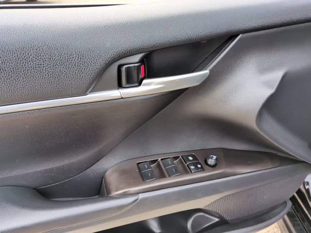 Used 2023 Toyota Camry SE image 11