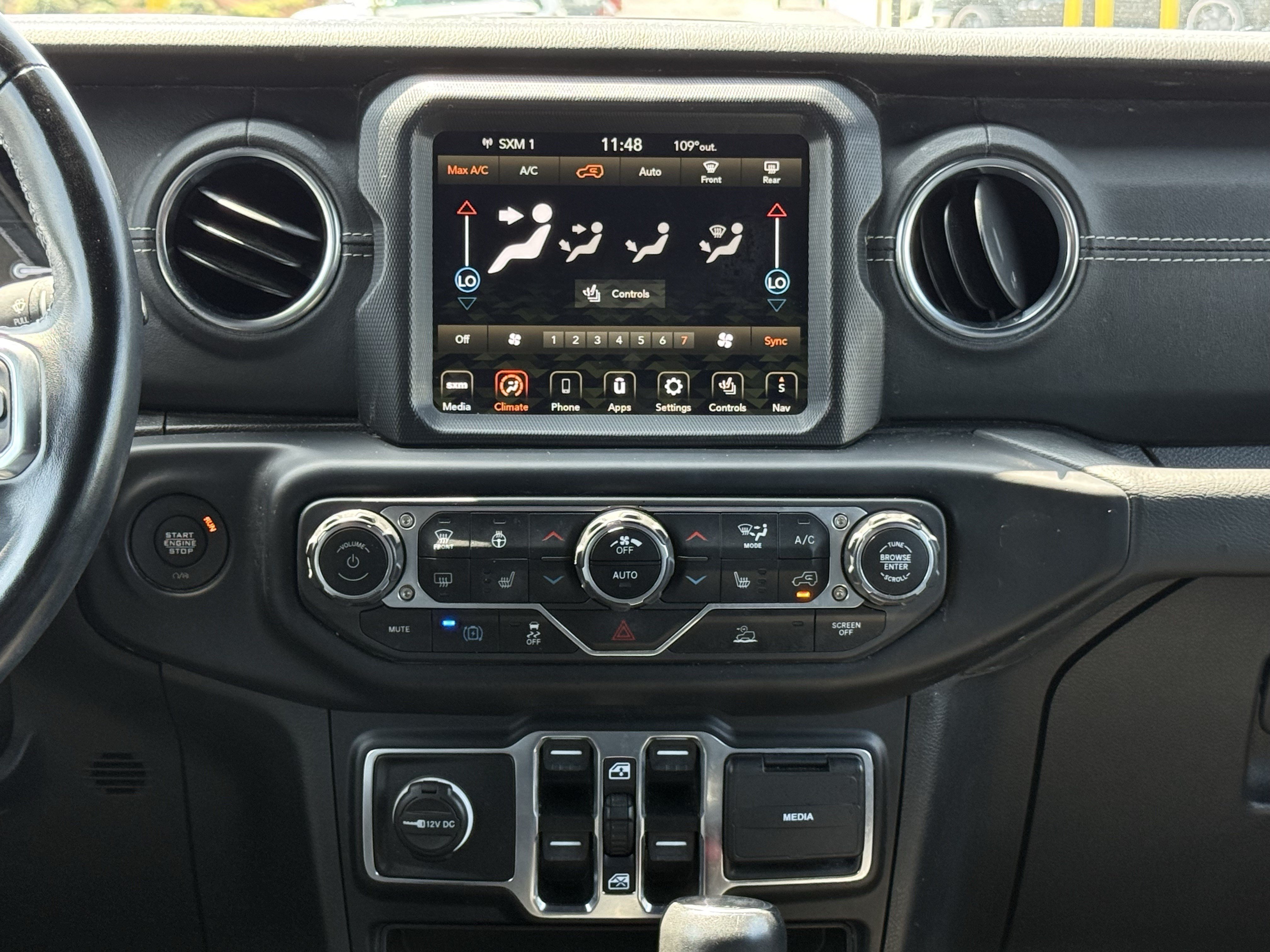 Used 2023 Jeep Wrangler Unlimited Sahara w/ Cold Weather Group AWD/4WD image 30