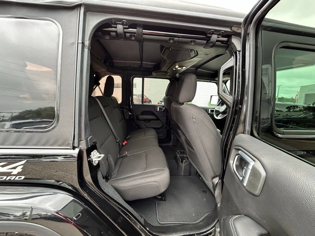 Used 2022 Jeep Wrangler Unlimited Sahara AWD/4WD image 56