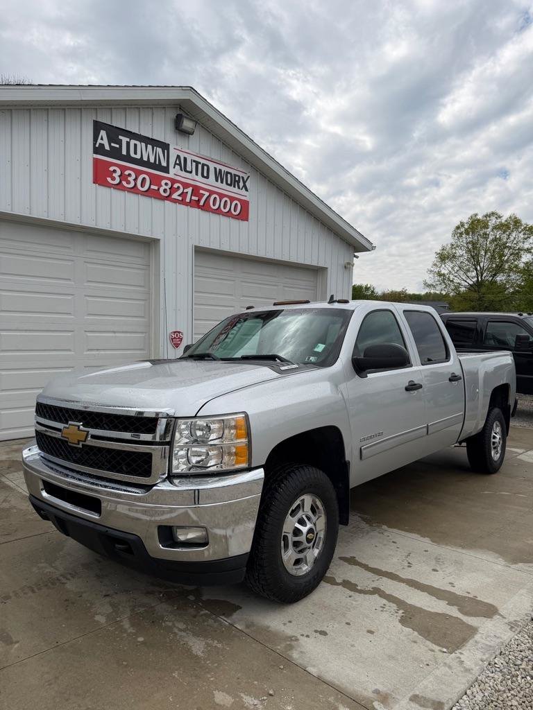 Used 2013 Chevrolet Silverado 2500 LT w/ Interior Plus Package AWD/4WD image 5