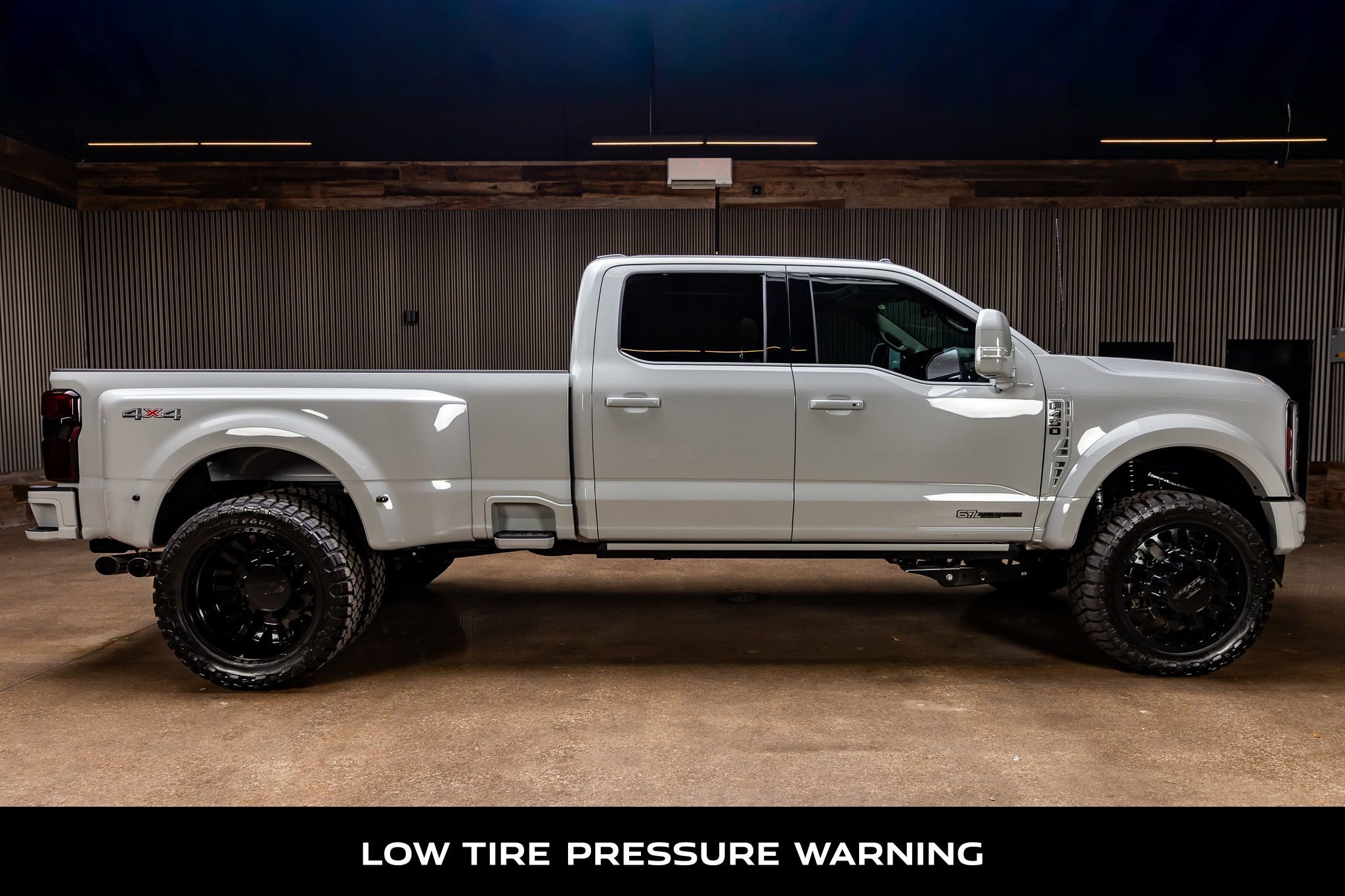 Used 2026 Ford F450 Platinum w/ Platinum Plus Package image 11