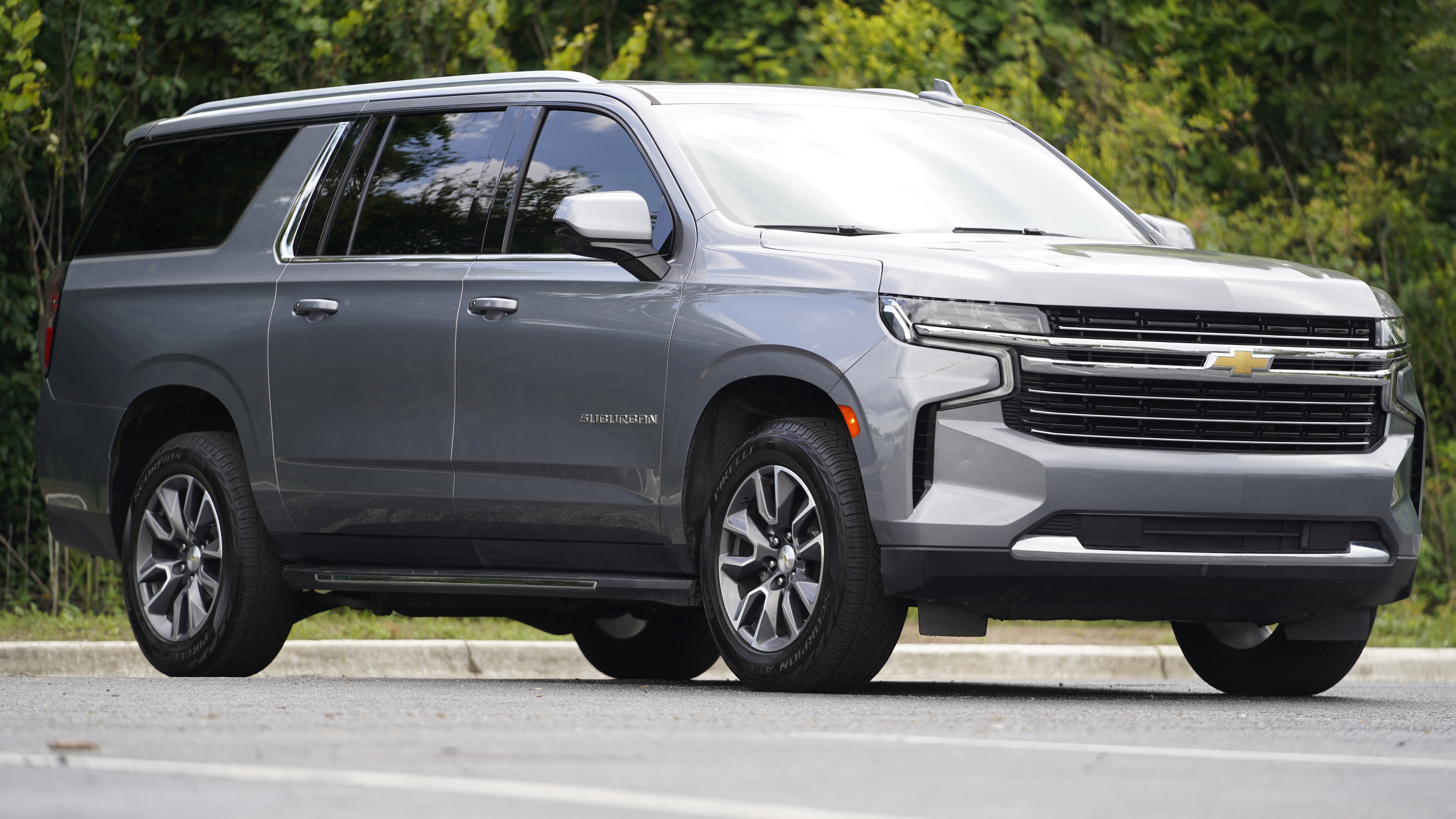 Used 2021 Chevrolet Suburban LT w/ Rear Media and Nav Package RWD image 43