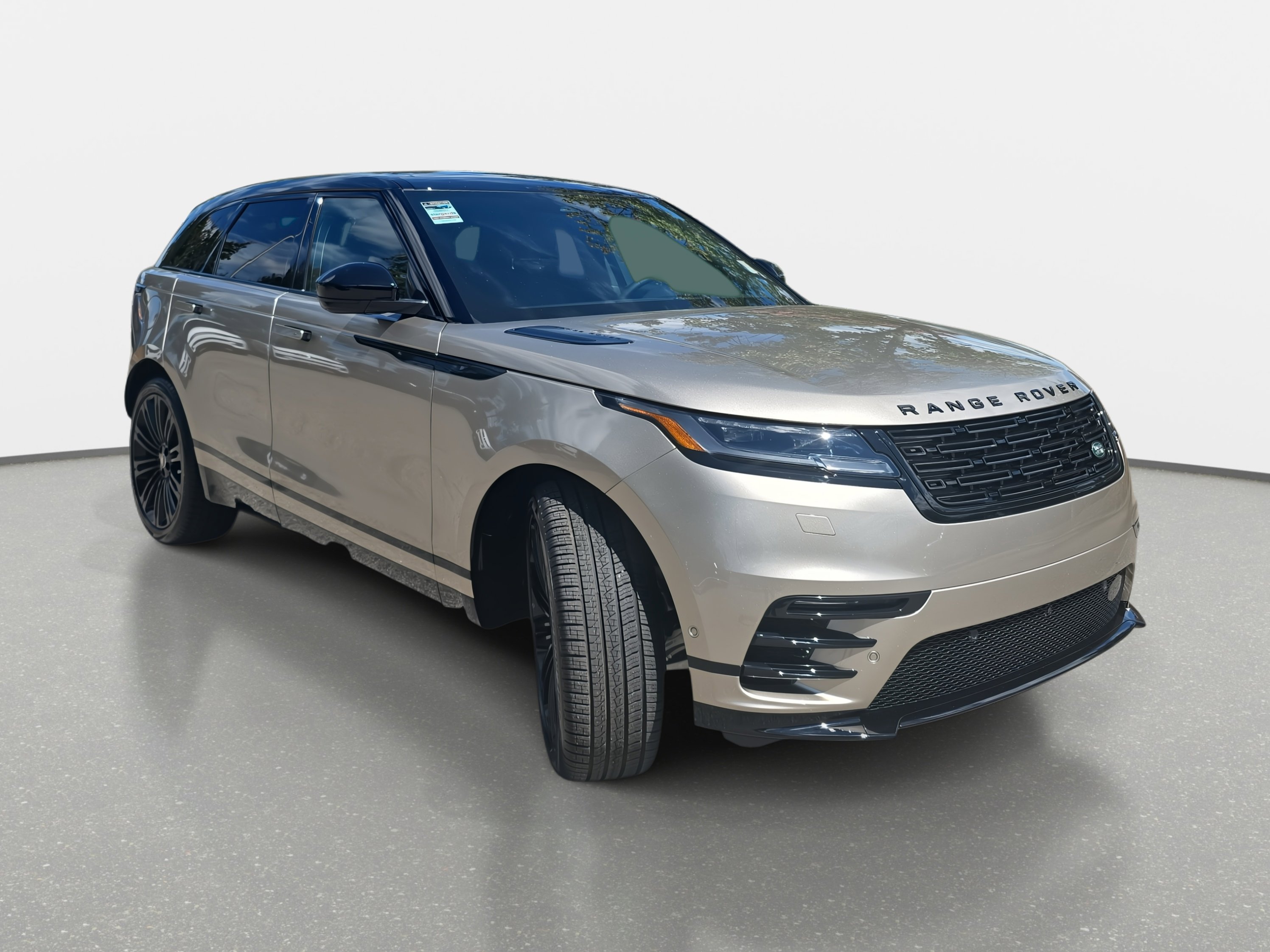 New 2026 Land Rover Range Rover Velar Dynamic SE image 3