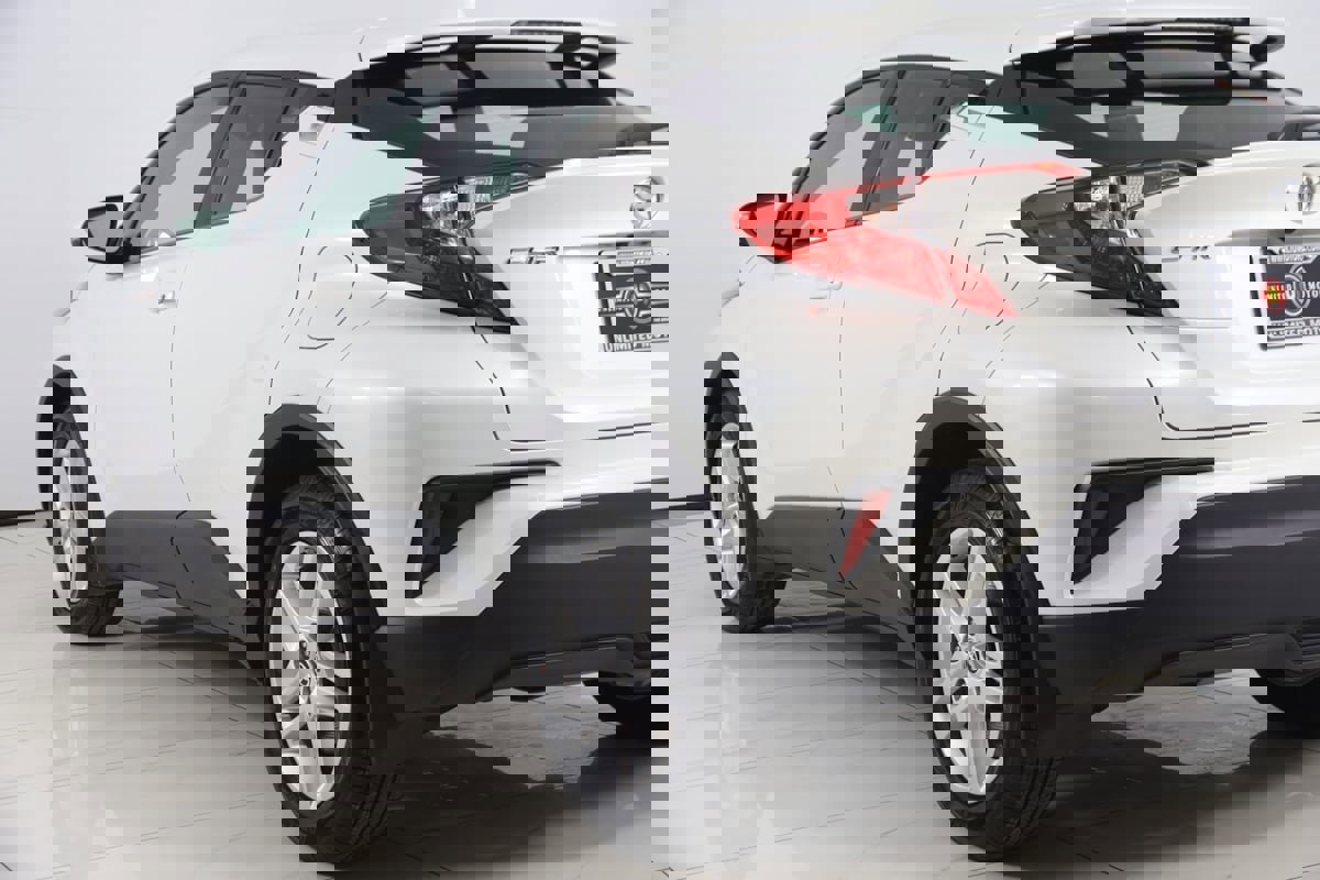 Used 2021 Toyota C-HR LE image 22