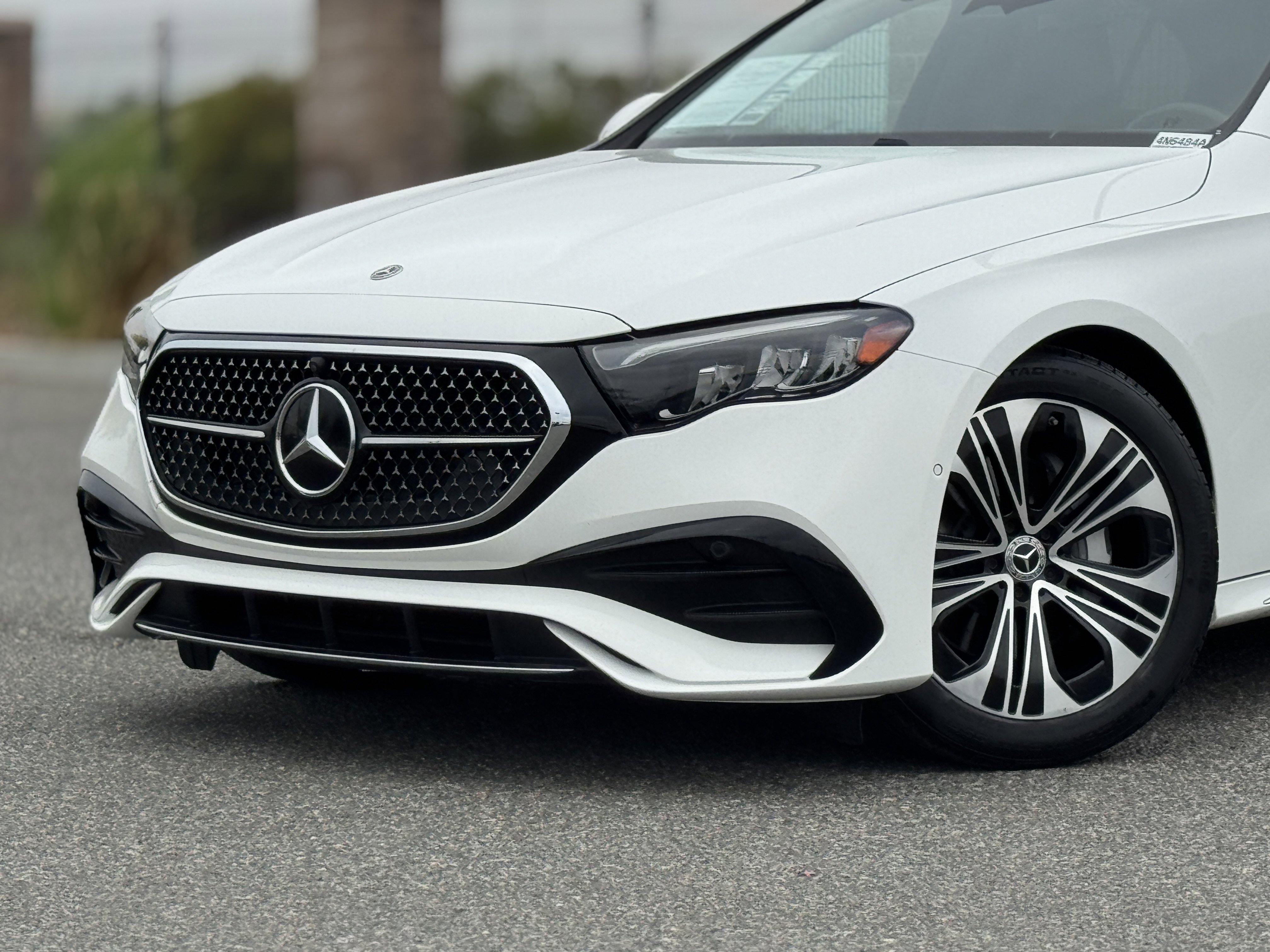 Used 2024 Mercedes-Benz E 350 4MATIC Sedan image 3