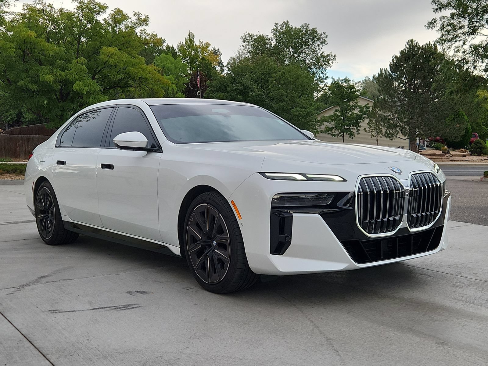 Used 2025 BMW 740i xDrive AWD/4WD image 7