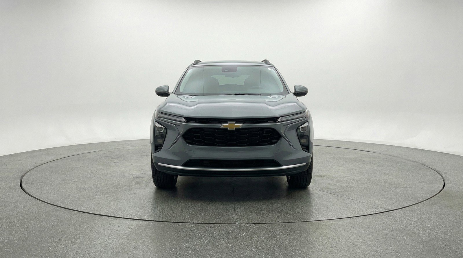 Used 2025 Chevrolet Trax LT image 2