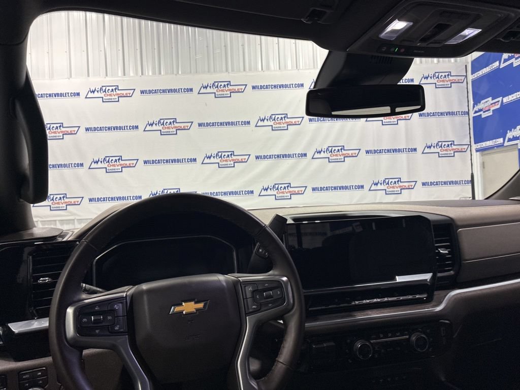 Used 2026 Chevrolet Silverado 2500 LTZ AWD/4WD image 2