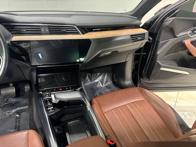 Used 2024 Audi Q8 e-tron Premium Plus w/ Premium Plus Package AWD/4WD image 19