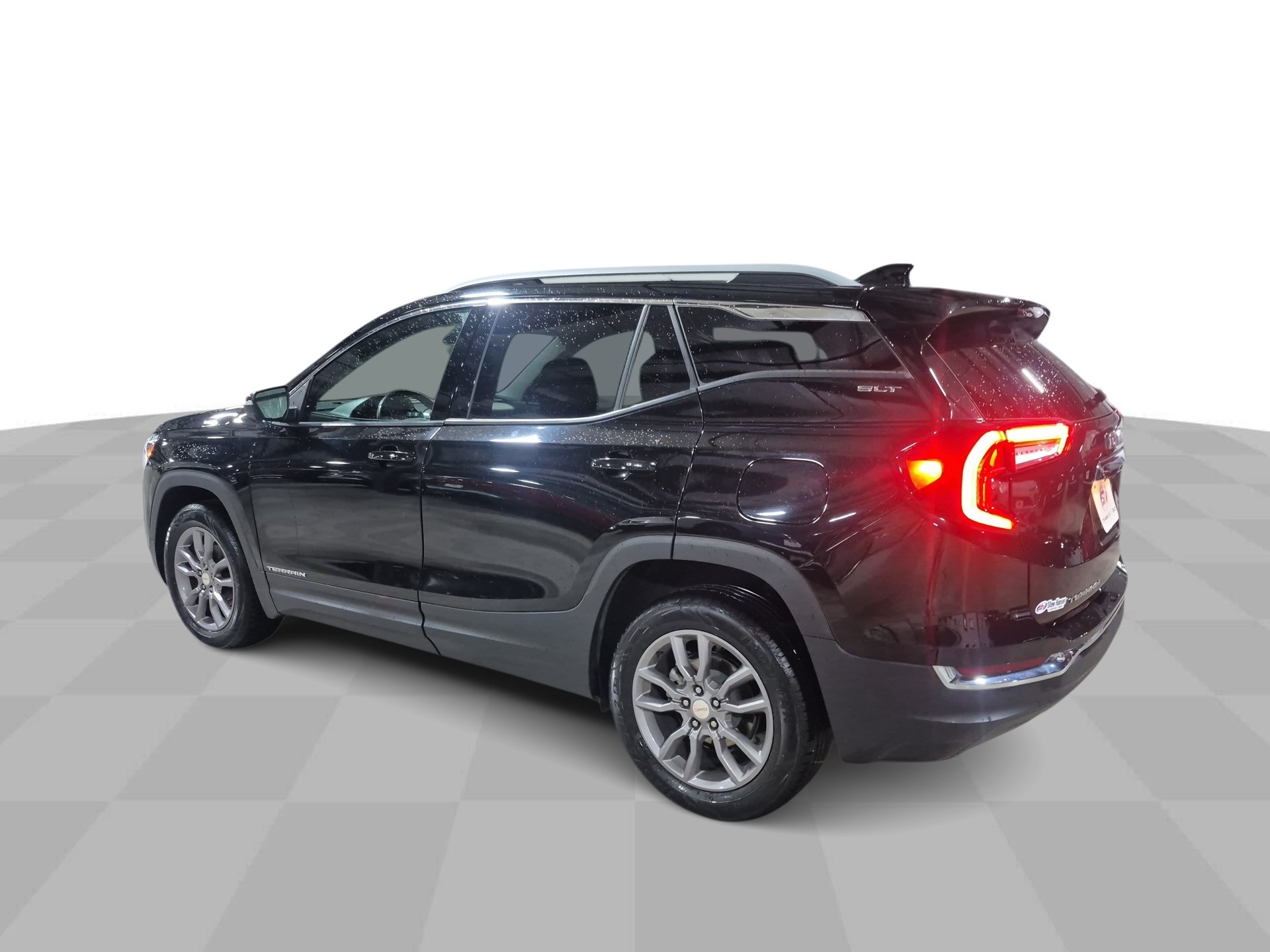 Used 2024 GMC Terrain SLT AWD/4WD image 7
