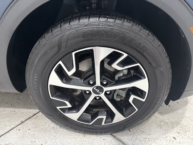 Certified 2024 Kia Sportage EX w/ EX Premium Package AWD/4WD image 33