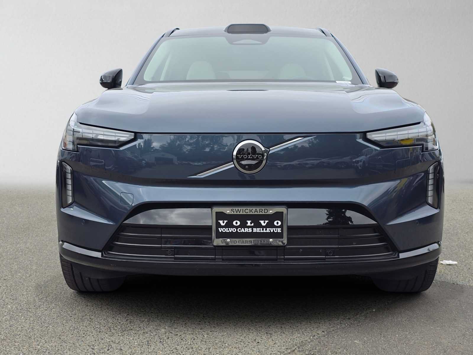Certified 2025 Volvo EX90 Ultra AWD/4WD image 9