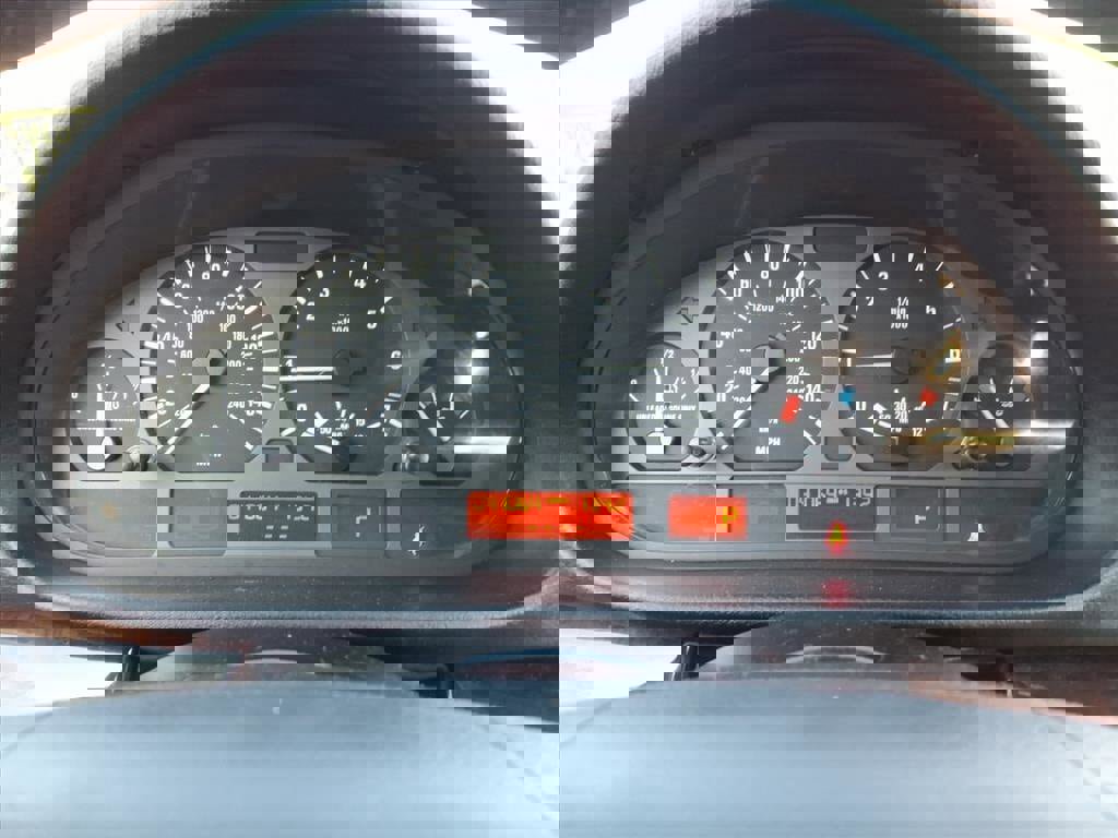 Used 2005 BMW 325i Sedan image 21