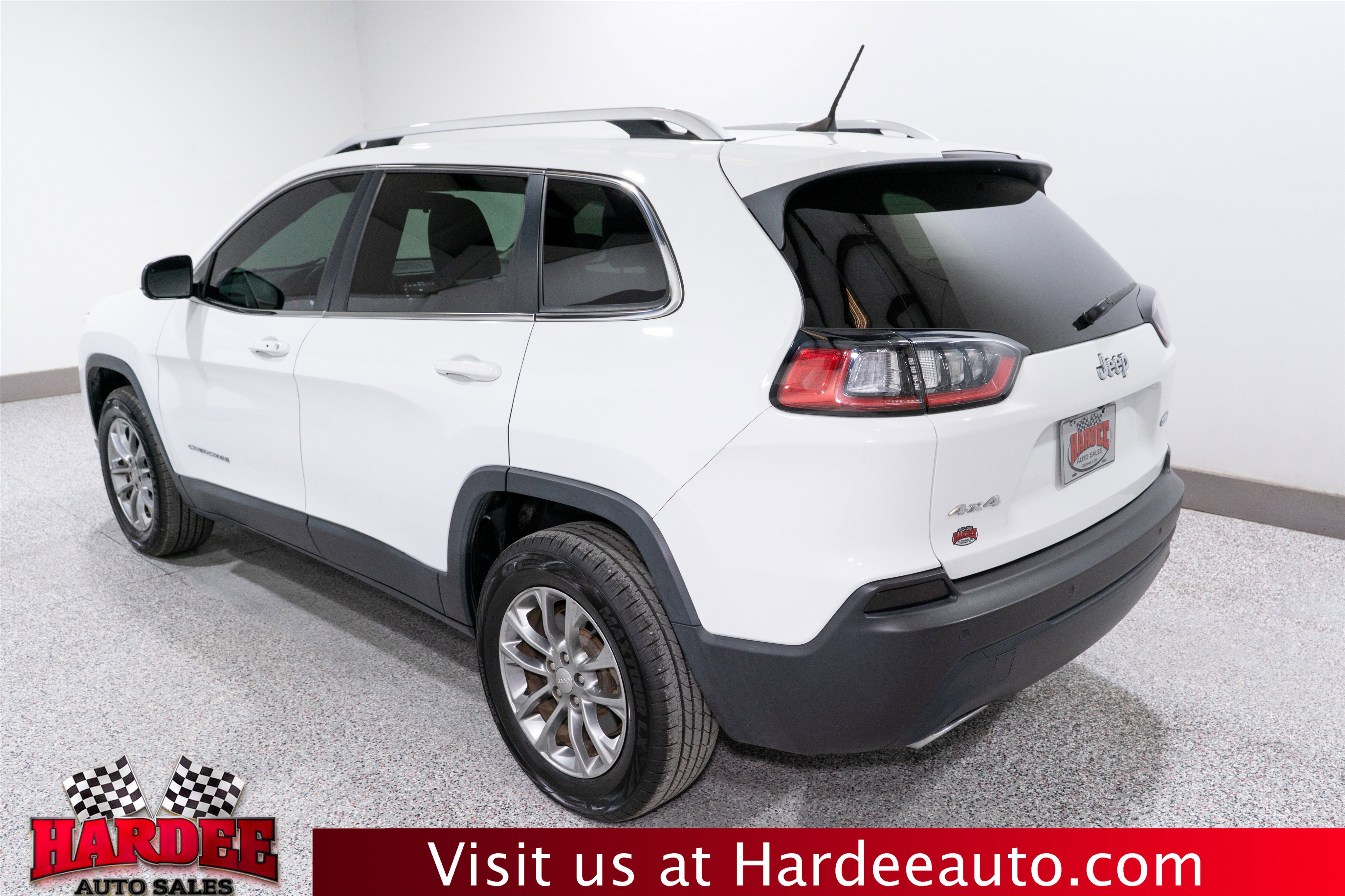 Used 2019 Jeep Cherokee Latitude Plus w/ Cold Weather Group image 3