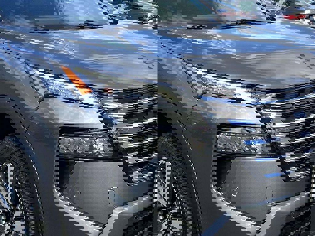 Certified 2024 Nissan Rogue SL w/ SL Premium Package image 8