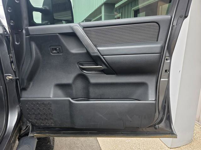 Used 2011 Nissan Titan S AWD/4WD image 22