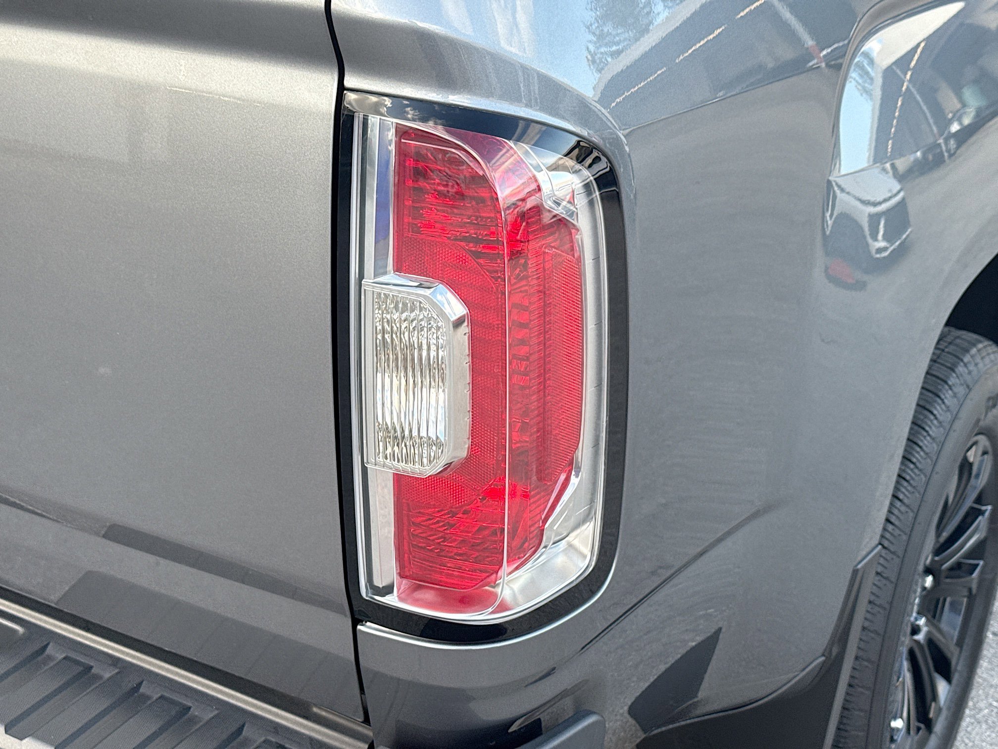 Used 2021 GMC Canyon Elevation image 24