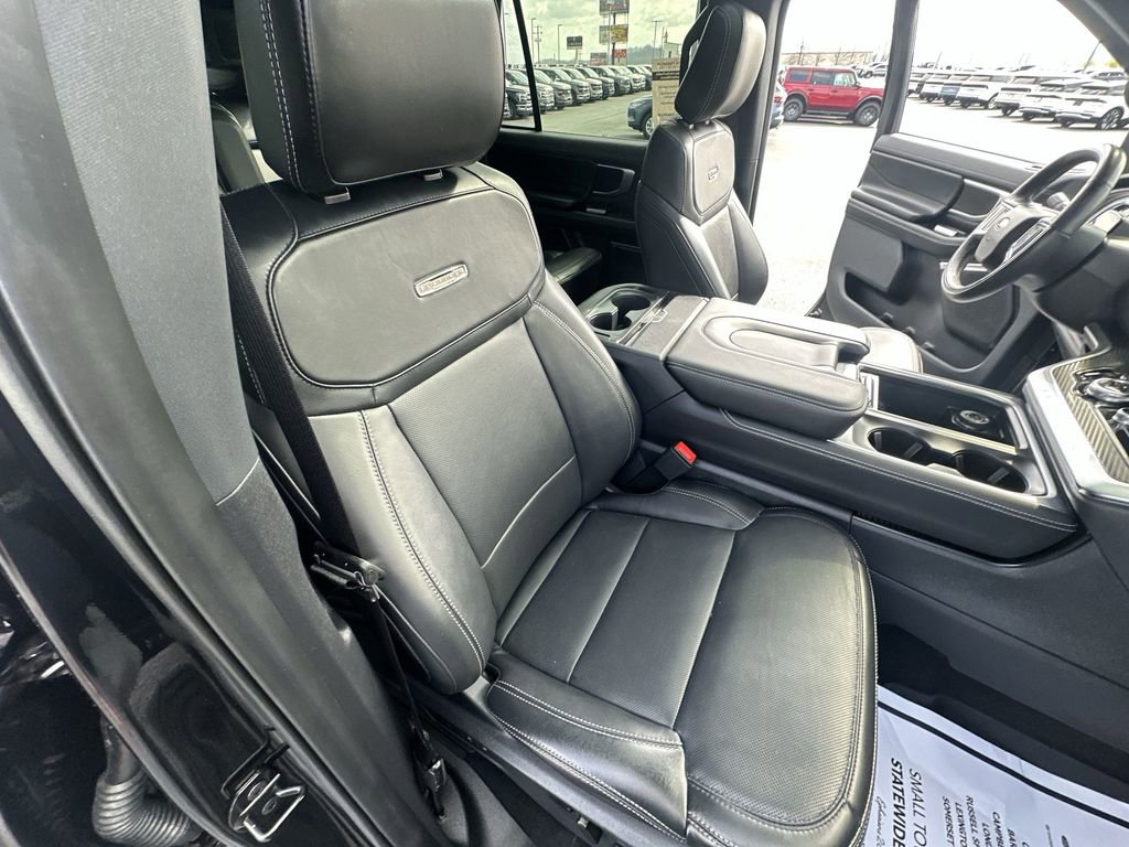 Used 2025 Ford Expedition Max Platinum w/ Stealth Performance Package AWD/4WD image 32