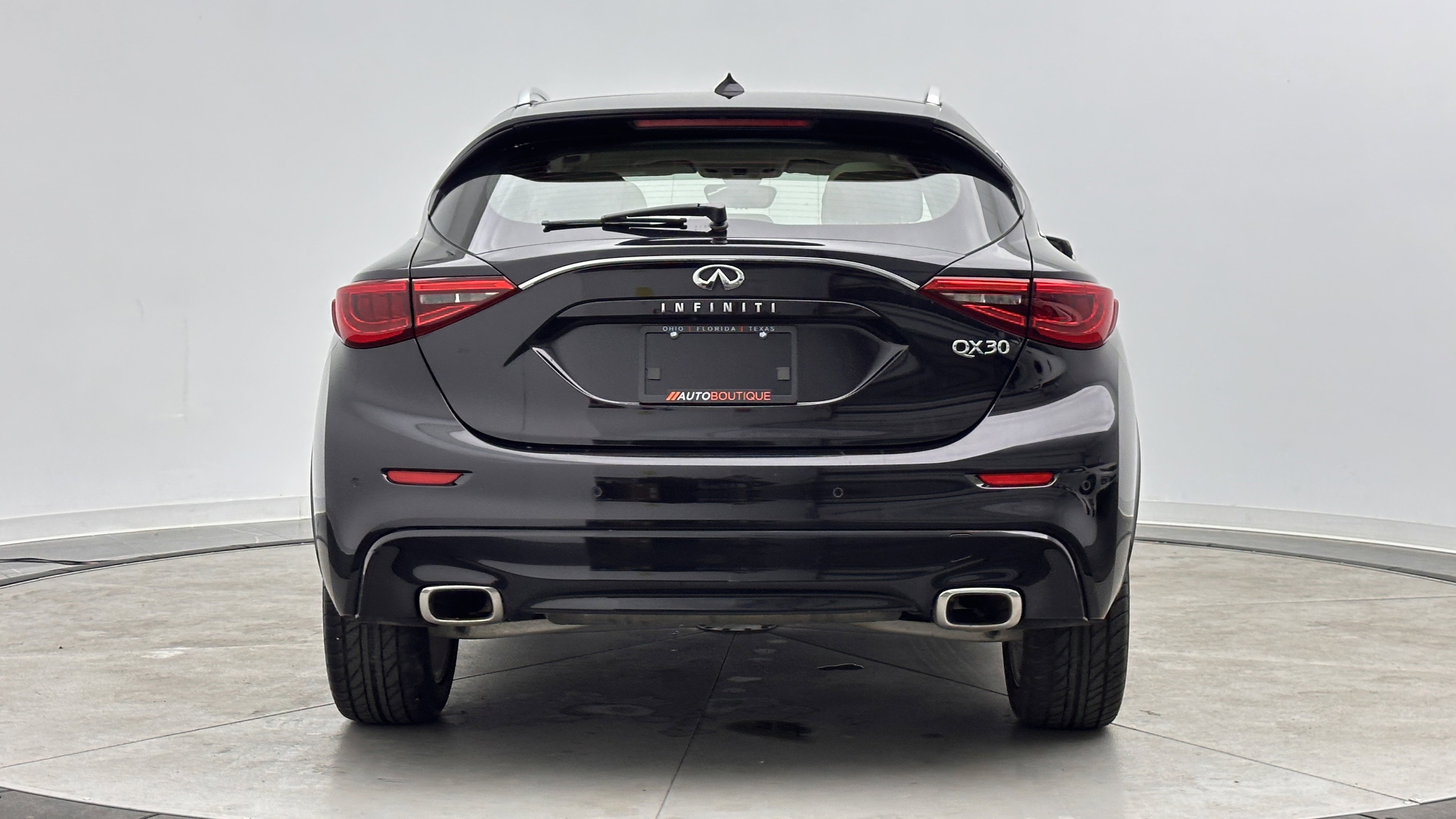 Used 2018 INFINITI QX30 Premium w/ Navigation Package FWD image 8