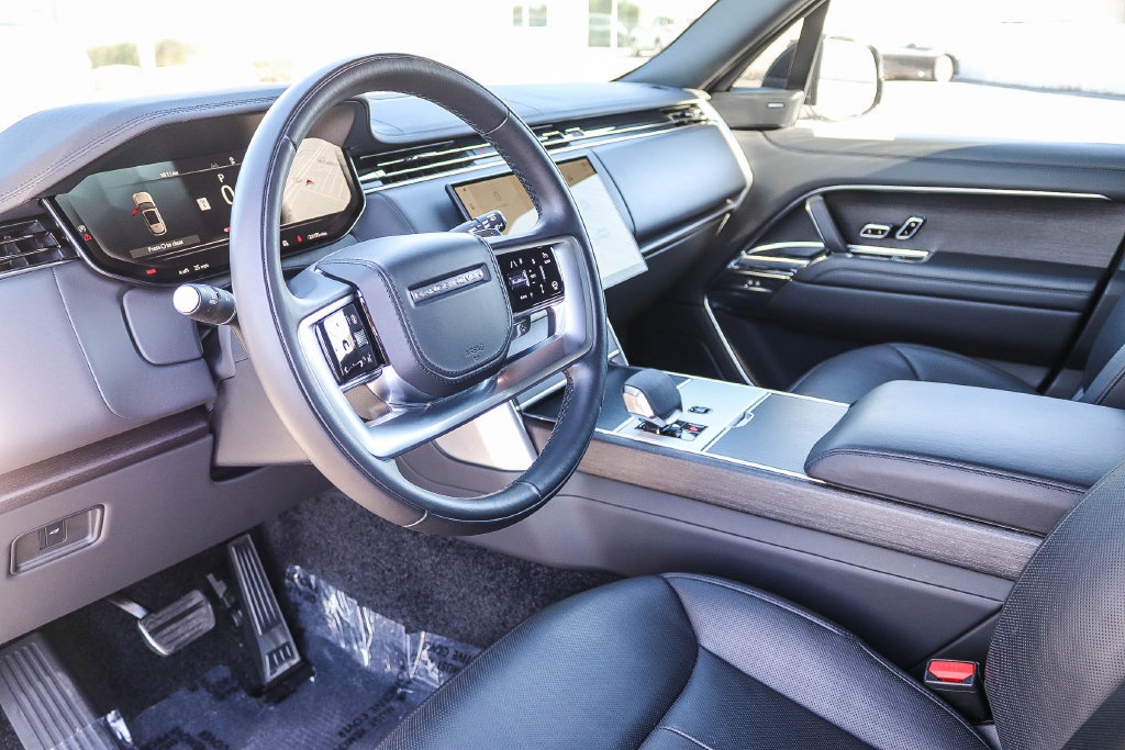 Used 2024 Land Rover Range Rover SE AWD/4WD image 16