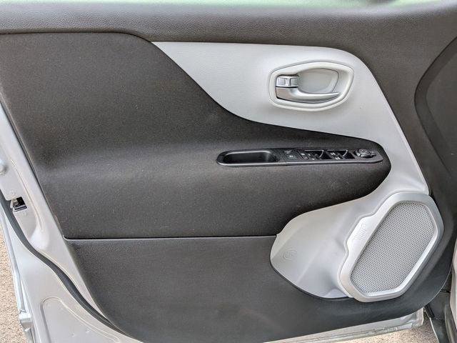 Certified 2018 Jeep Renegade Latitude w/ Popular Equipment Group image 14