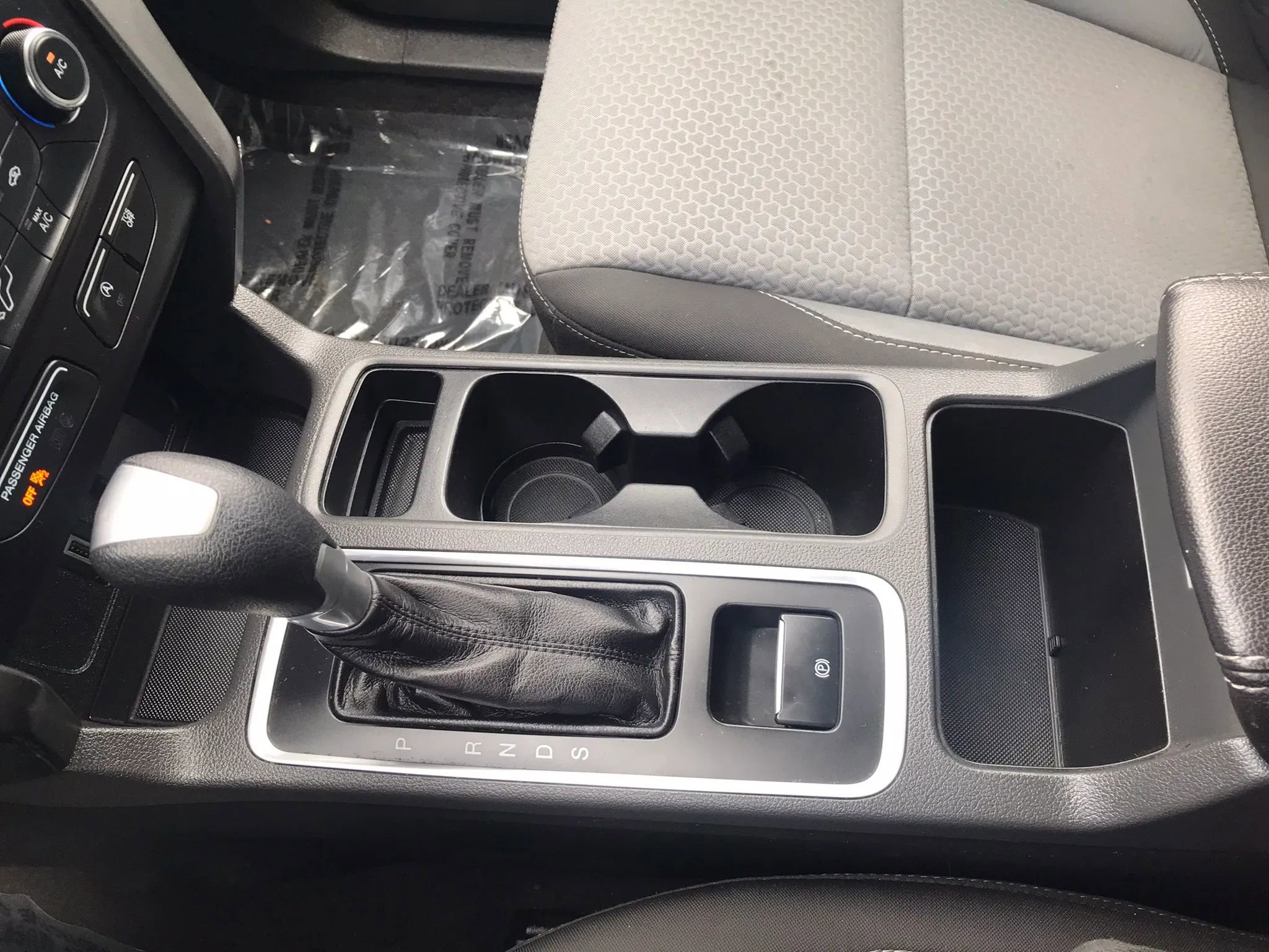 Used 2017 Ford Escape SE AWD/4WD image 28