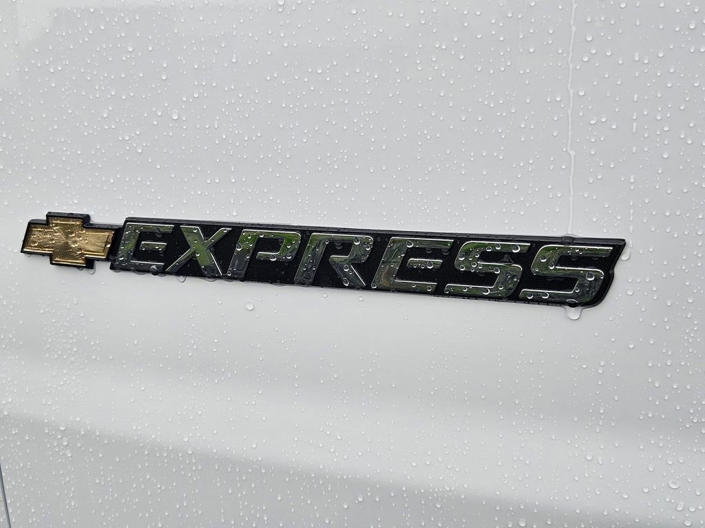 New 2025 Chevrolet Express 2500 Extended image 32