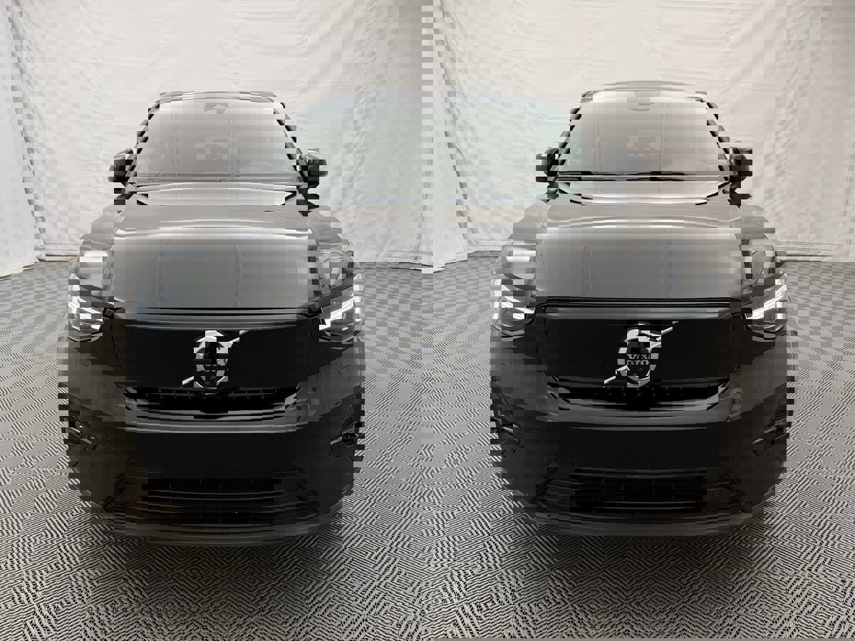 Used 2023 Volvo C40 P8 Recharge Ultimate image 2