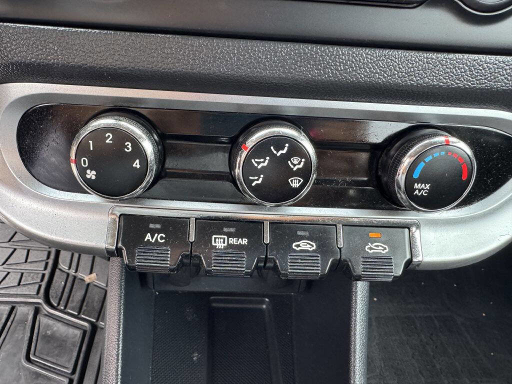 Used 2015 Kia Rio LX image 16