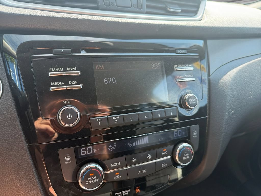 Used 2015 Nissan Rogue SV AWD/4WD image 26