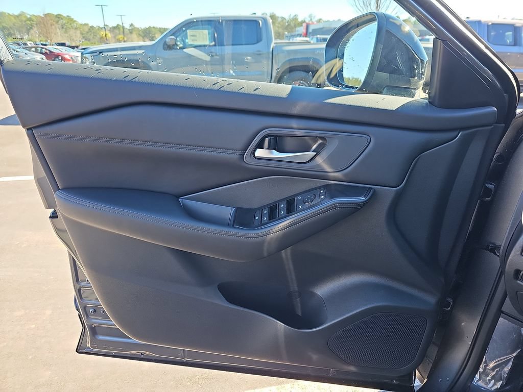 New 2026 Nissan Rogue Dark Armor FWD image 30