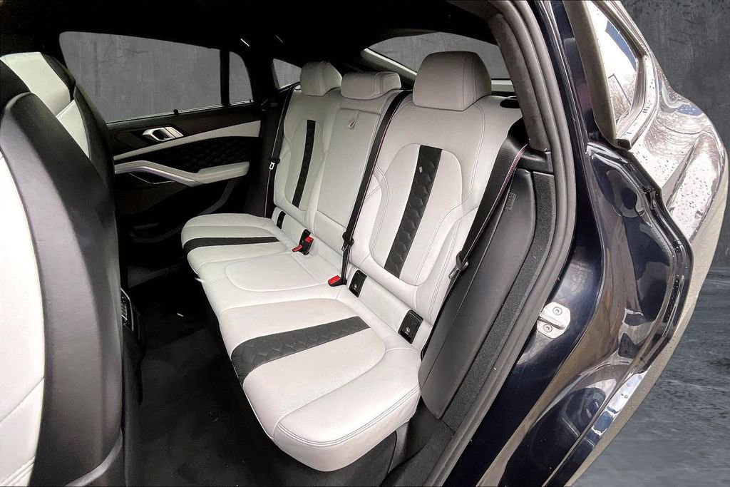 Used 2022 BMW X6 M Competition w/ Competition Package image 22