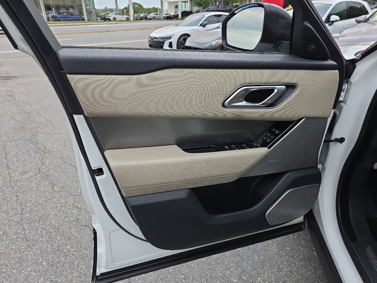 Used 2018 Land Rover Range Rover Velar S image 45