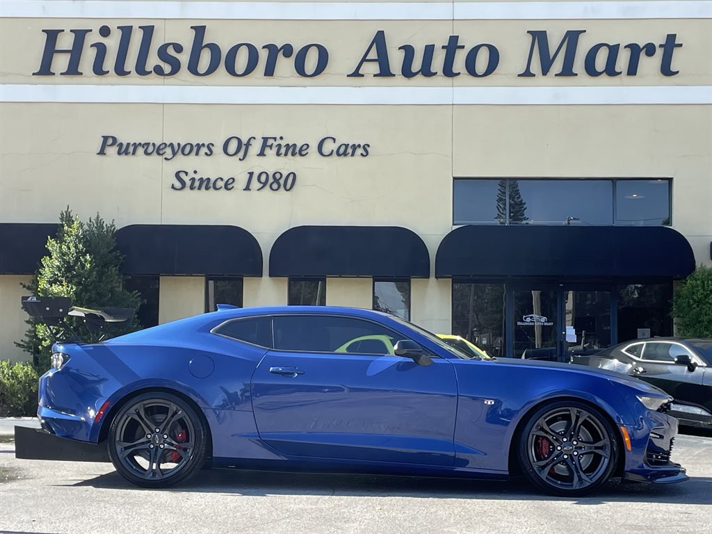 Used 2020 Chevrolet Camaro SS RWD image 6