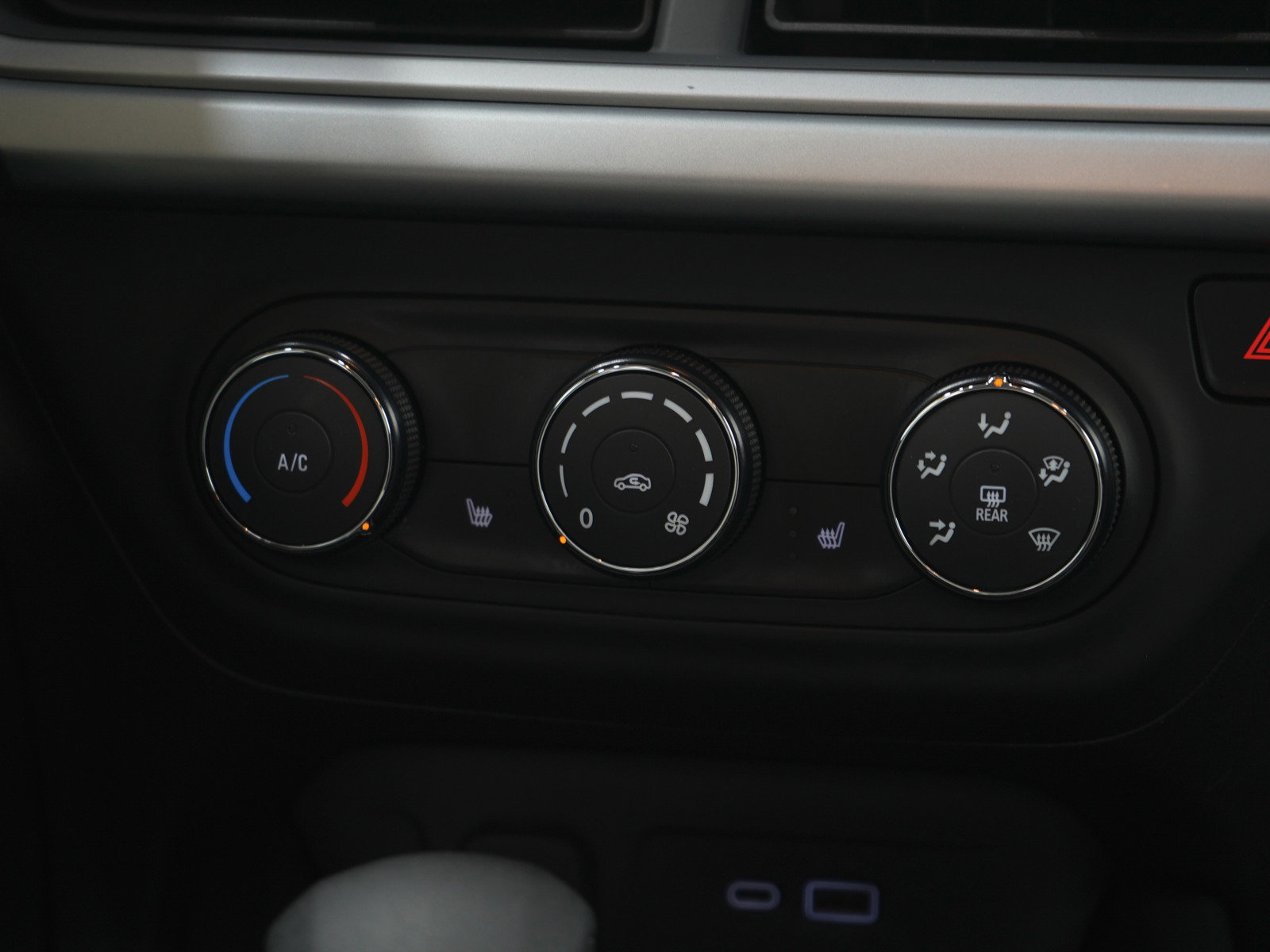 Used 2024 Chevrolet Trax LS w/ LS Convenience Package image 17