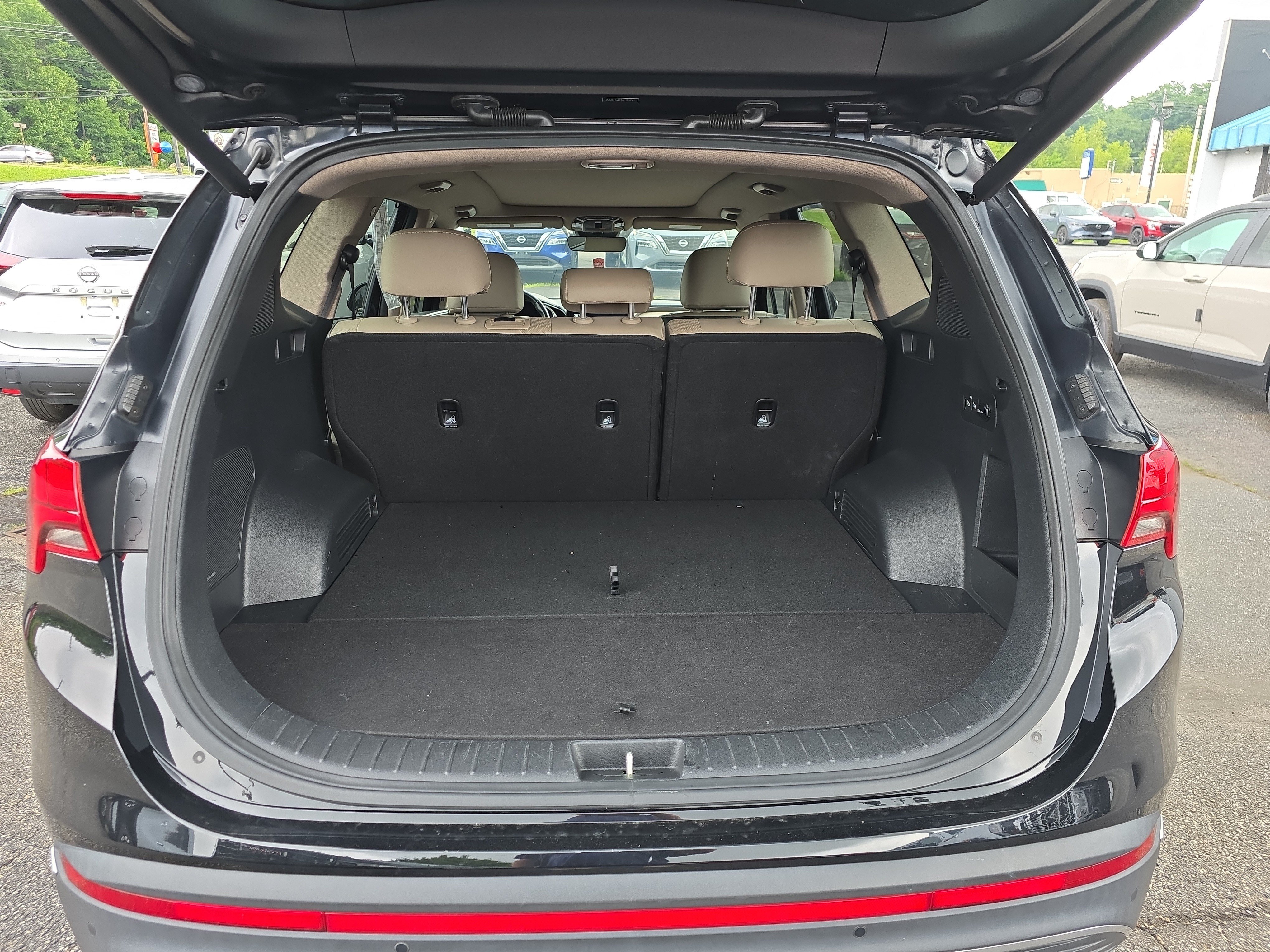 Used 2021 Hyundai Santa Fe Limited FWD image 5