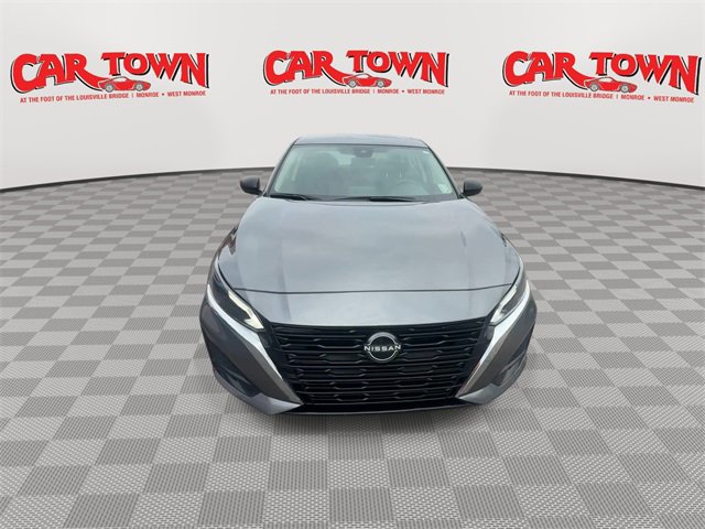 Used 2024 Nissan Altima 2.5 SV image 3