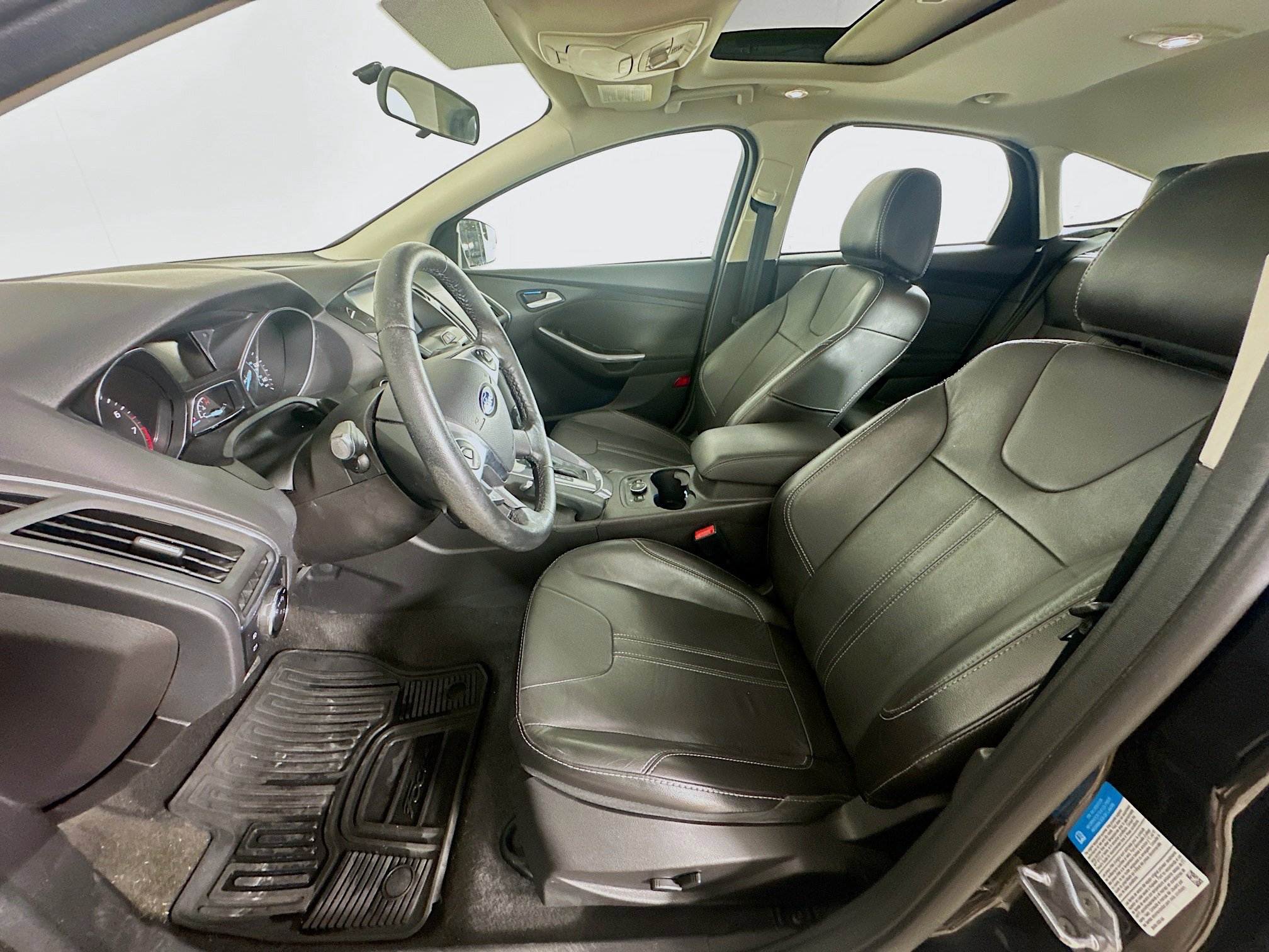 Used 2014 Ford Focus Titanium FWD image 13