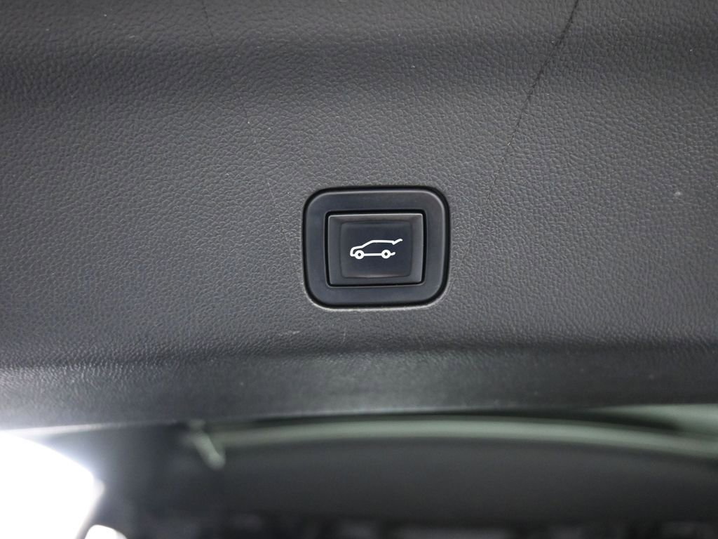 Used 2022 Chevrolet Tahoe RST w/ Luxury Package image 24