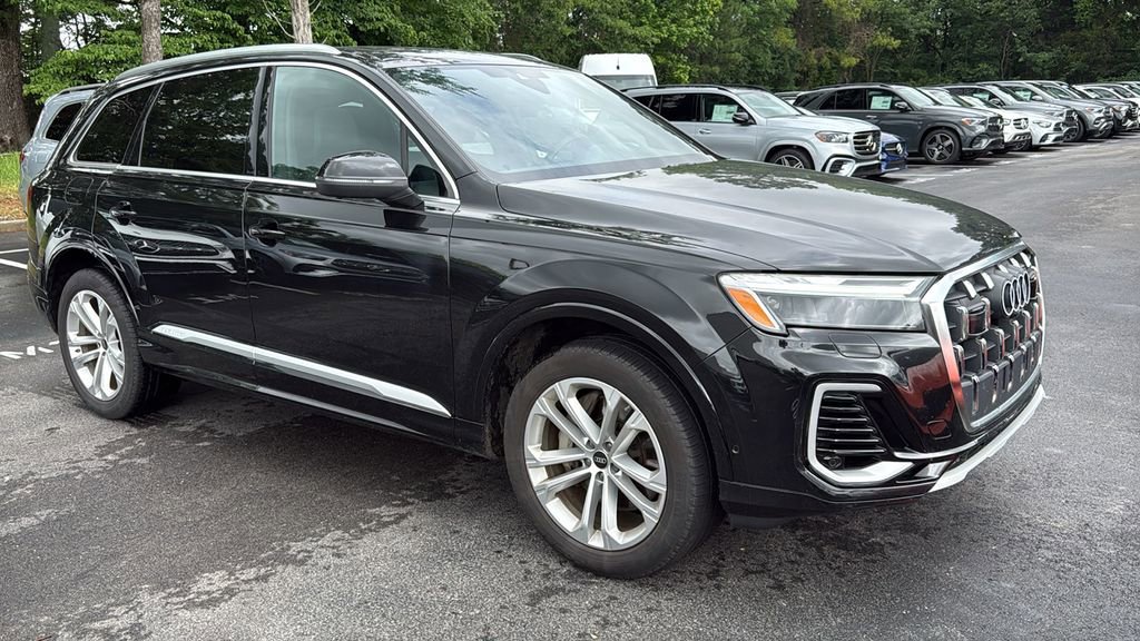 Used 2025 Audi Q7 3.0T Premium Plus AWD/4WD image 2