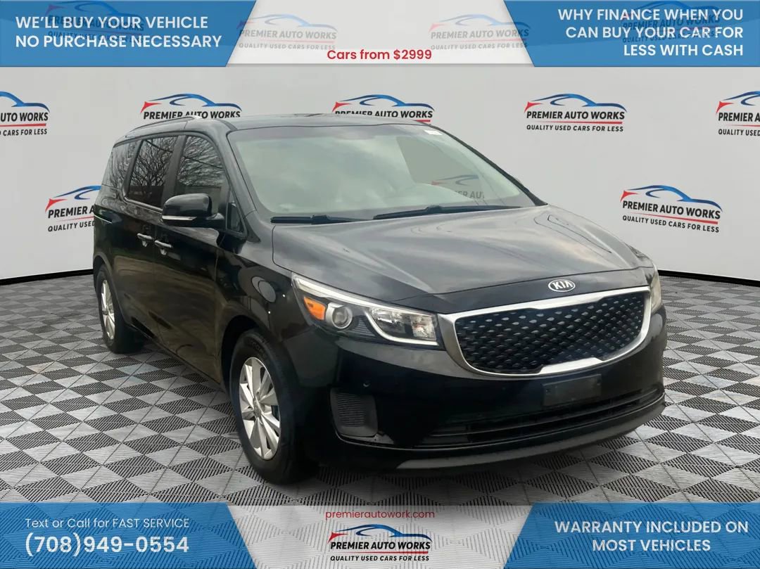 Used 2017 Kia Sedona LX w/ LX Essentials Premium Package image 3