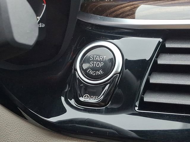 Used 2023 BMW 530i w/ Premium Package image 27