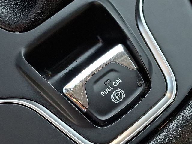 Used 2020 Jeep Cherokee Latitude Lux w/ Quick Order Package 26H Lux AWD/4WD image 24